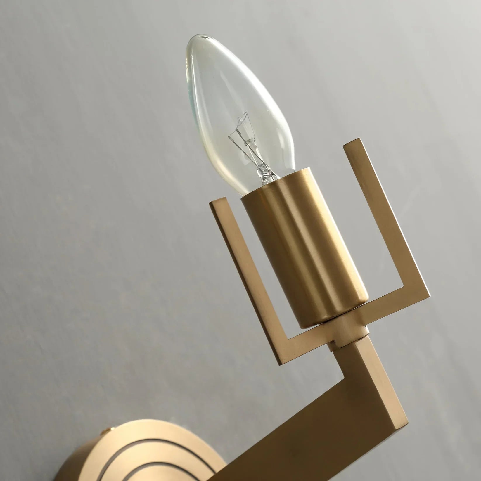 BrassLume - Elegant Brass Wall Lamp